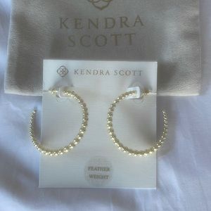 NEVER WORN Kendra Scott gold hoop earrings